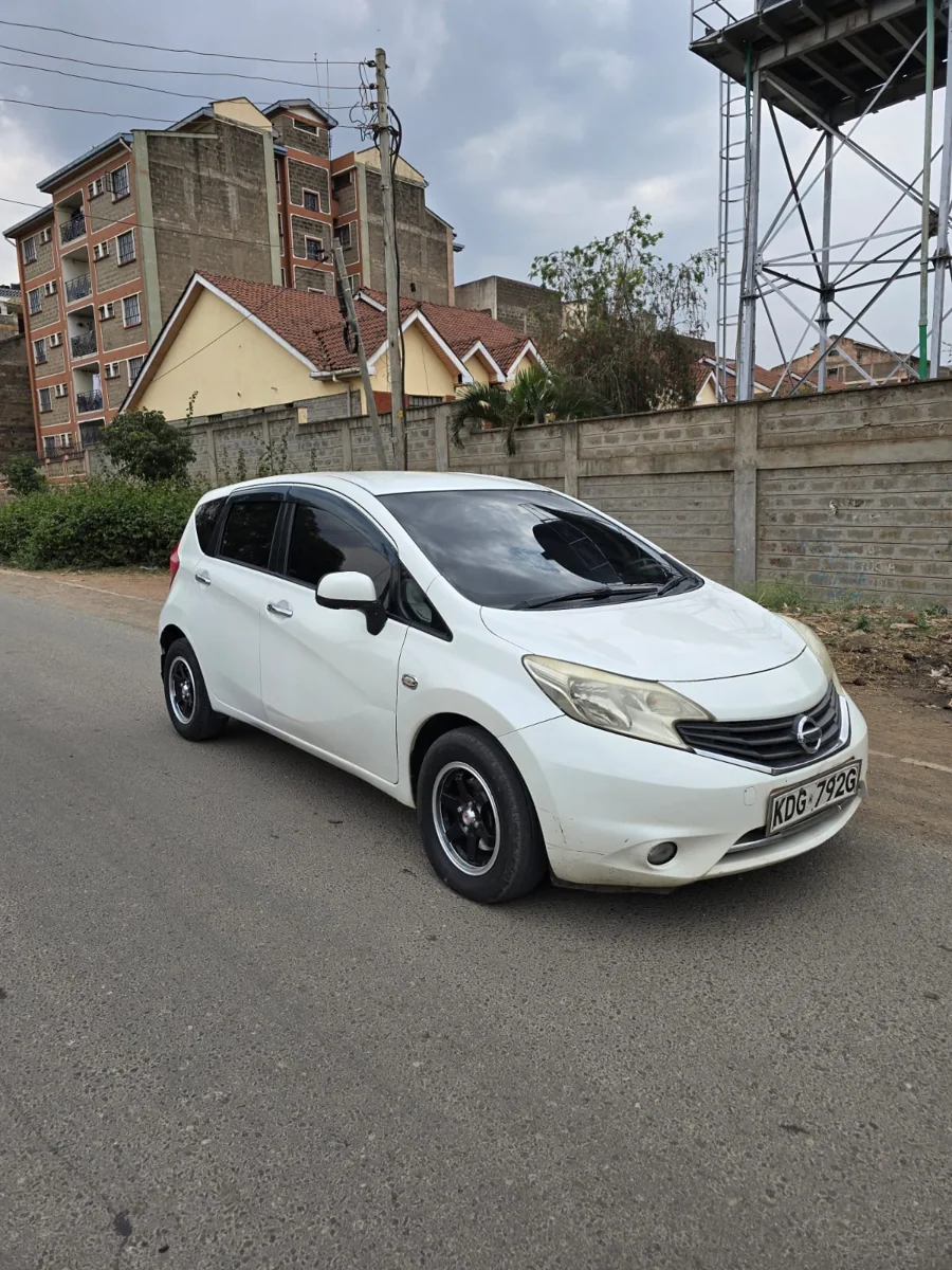 Nissan Note — Front three-quarter view