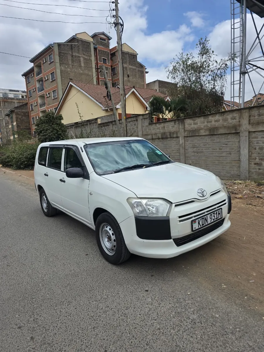 2016 white Toyota Probox: front right angle